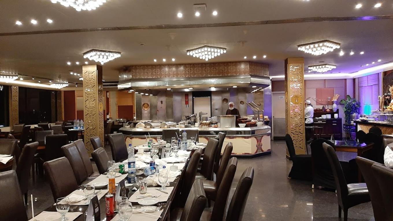 Pearl Continental Hotel, Karatschi Exterior foto The buffet at the hotel