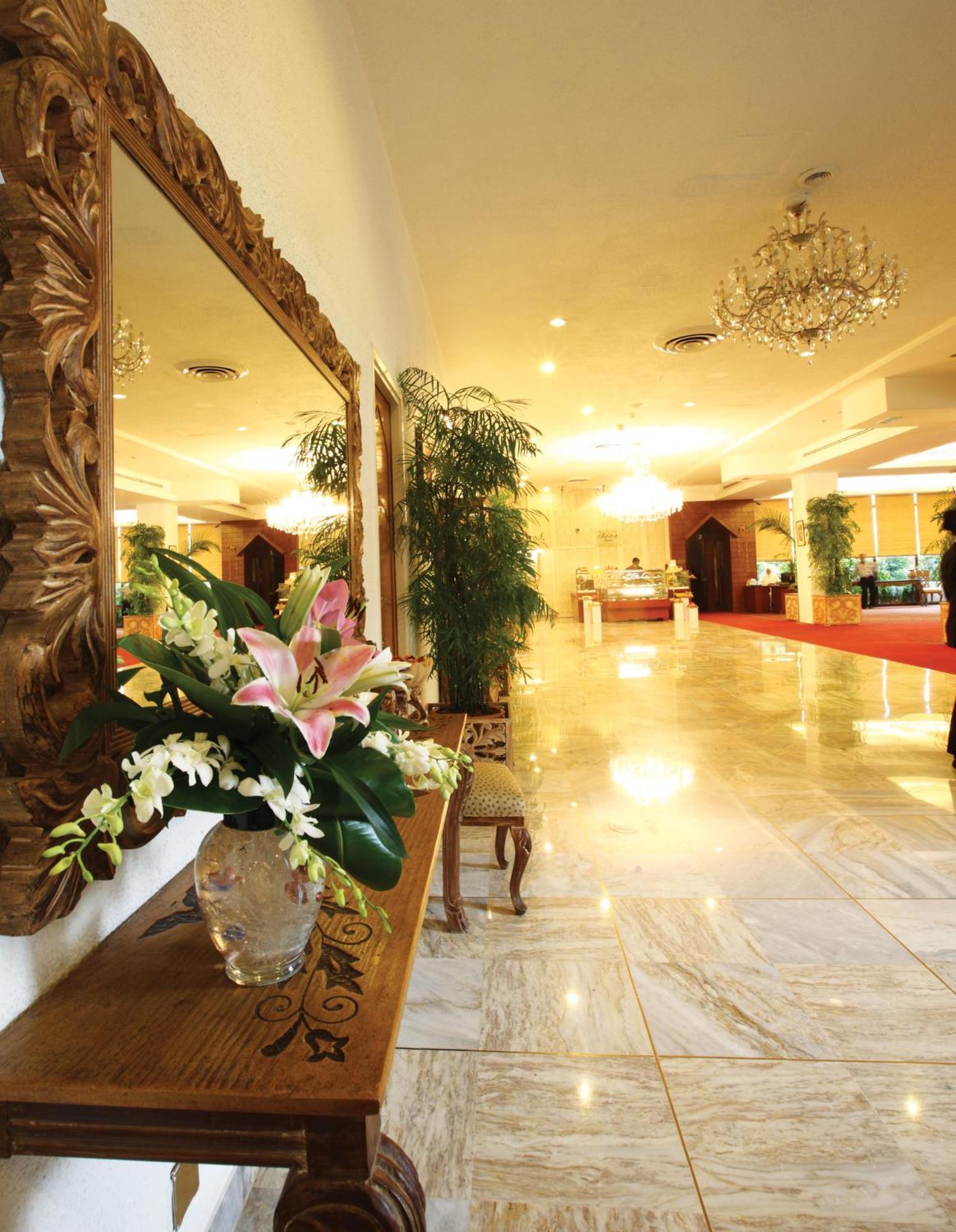 Pearl Continental Hotel, Karatschi Exterior foto Lobby