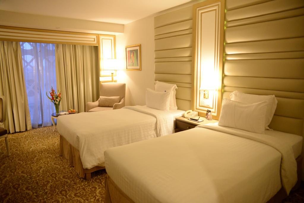Pearl Continental Hotel, Karatschi Exterior foto Deluxe Room